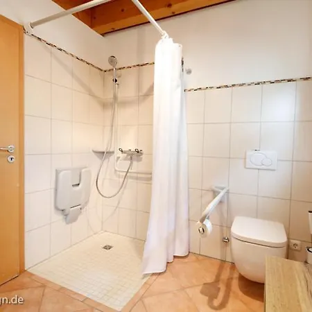Sonnige Ferienwohnung, Rollstuhlgerecht, Hunde Willkommen * Isny im Allgau