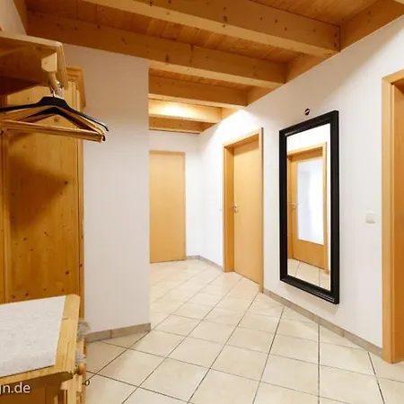 Apartment Sonnige Ferienwohnung, Rollstuhlgerecht, Hunde Willkommen Isny im Allgau