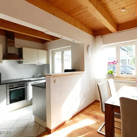Sonnige Ferienwohnung, Rollstuhlgerecht, Hunde Willkommen Lägenhet Isny im Allgäu