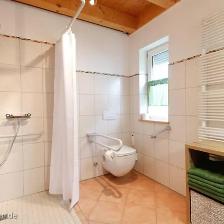 Sonnige Ferienwohnung, Rollstuhlgerecht, Hunde Willkommen
